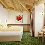 Sonnenhof Centrum Hotel 4*