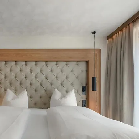 Sonnenhof Centrum Hotell 4*